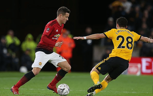 场上遭遇挫 场上遭遇挫