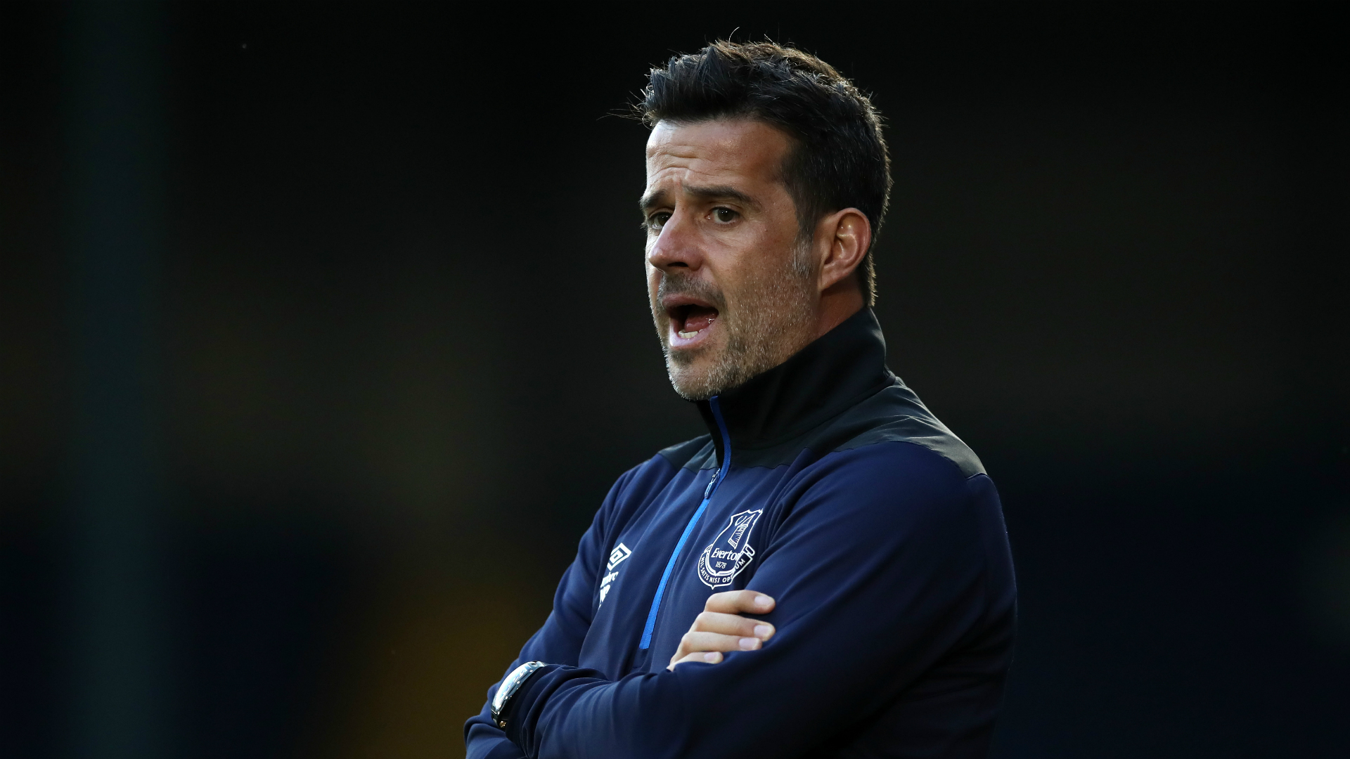 位球防守的 位球防守的